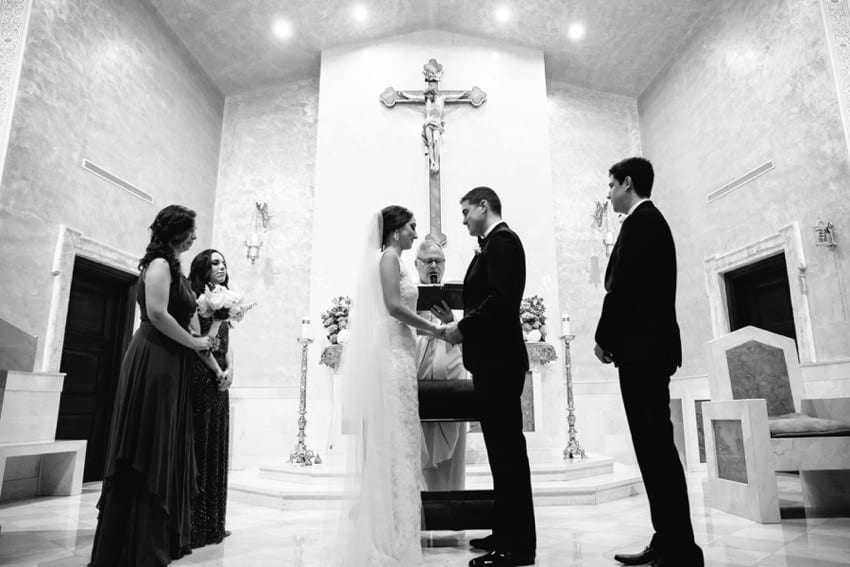 St Francis de Sales Catholic Church wedding ceremony #CarolinaGuzikPhotography #NationalHotel #MiamiWeddingPhotographer 