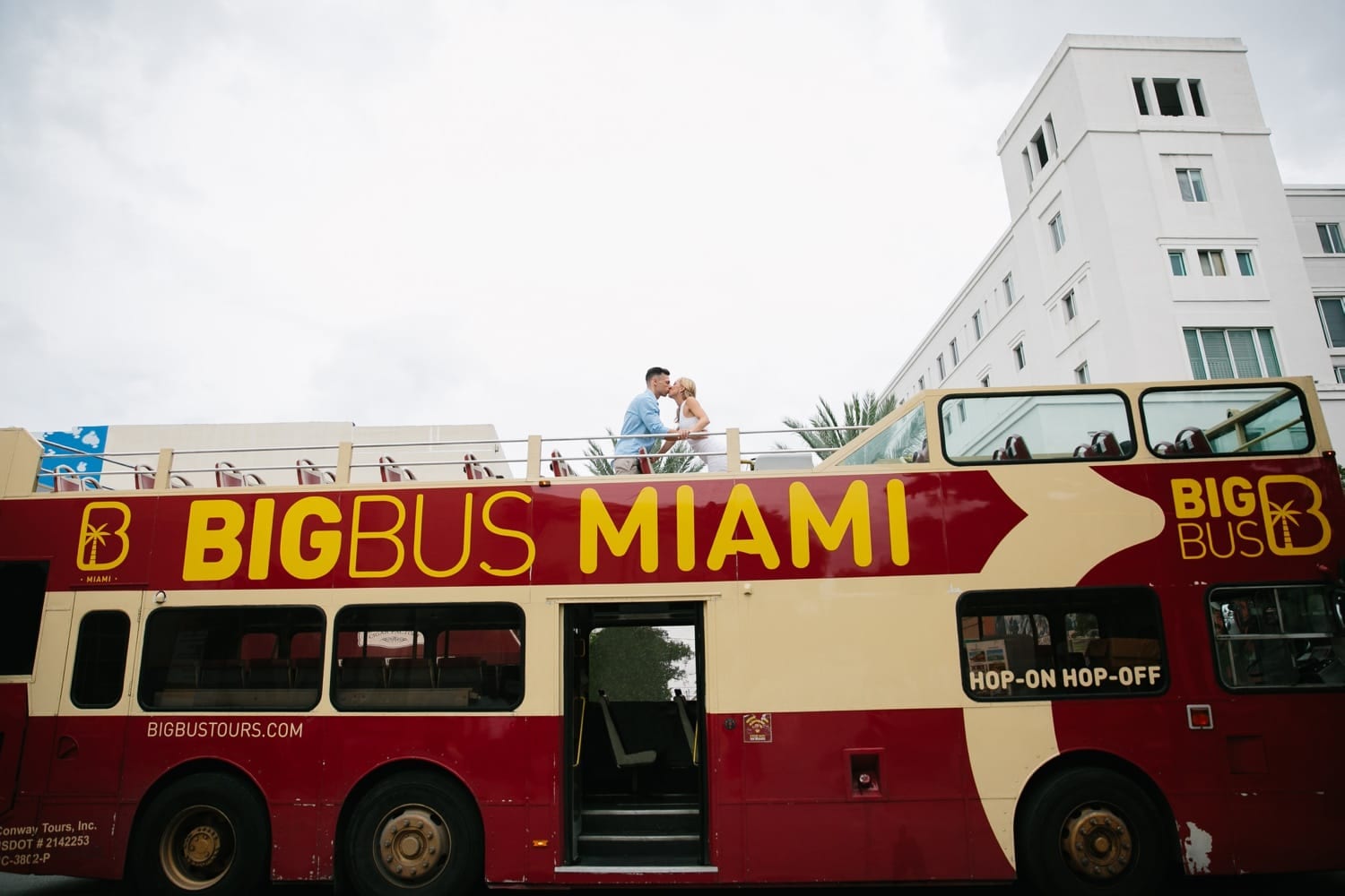 Double Decker Bus. Engagement Photography at Little Havana, Miami