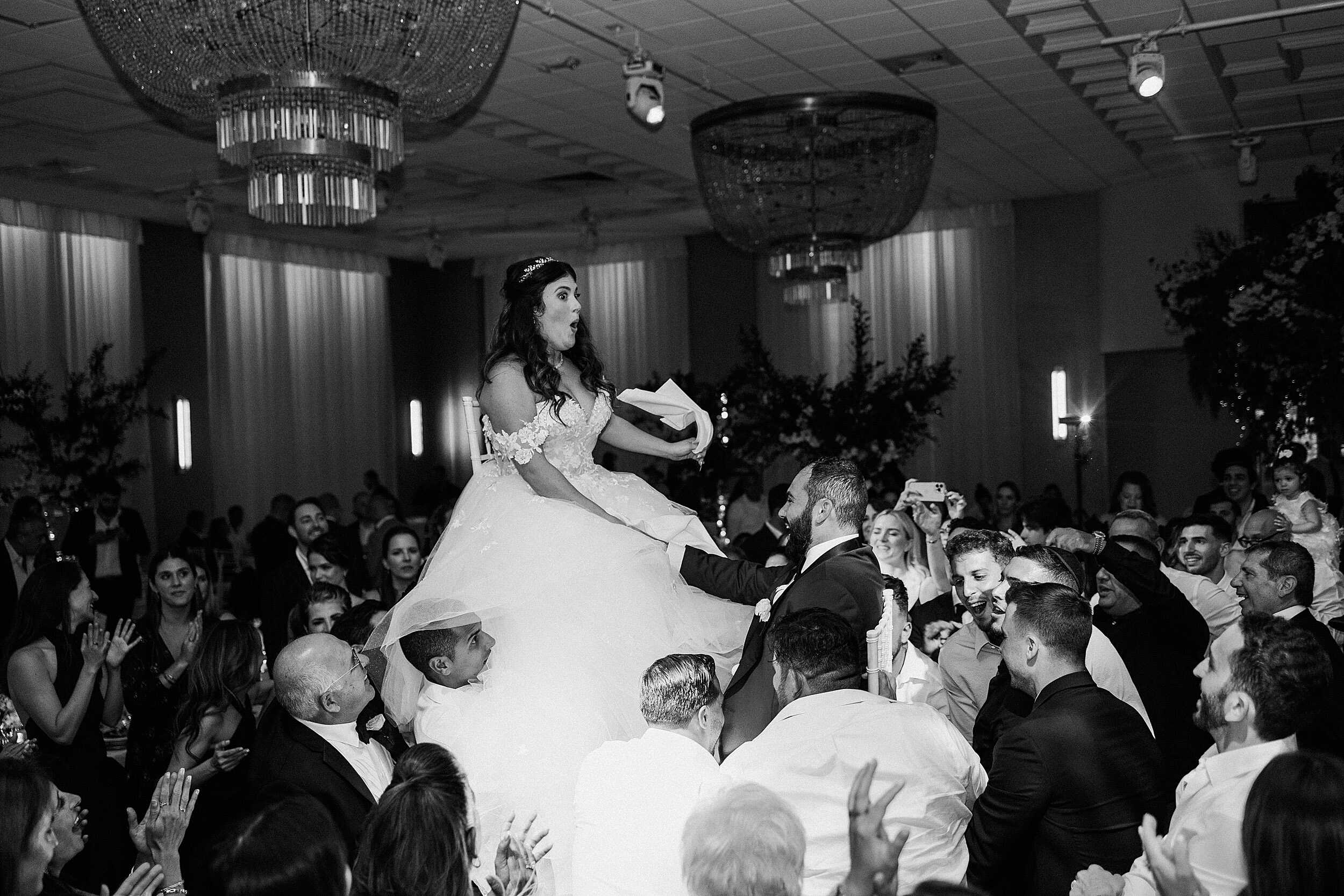 Jewish wedding reception in Miami Beach. Wedding at Emanuel Luxury Venue